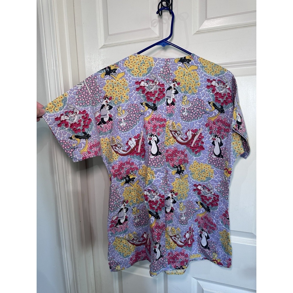 Looney Tunes Scrub Top | Flowers Bugs Daffy Tweety | Official Women's Medium - Picture 4 of 4